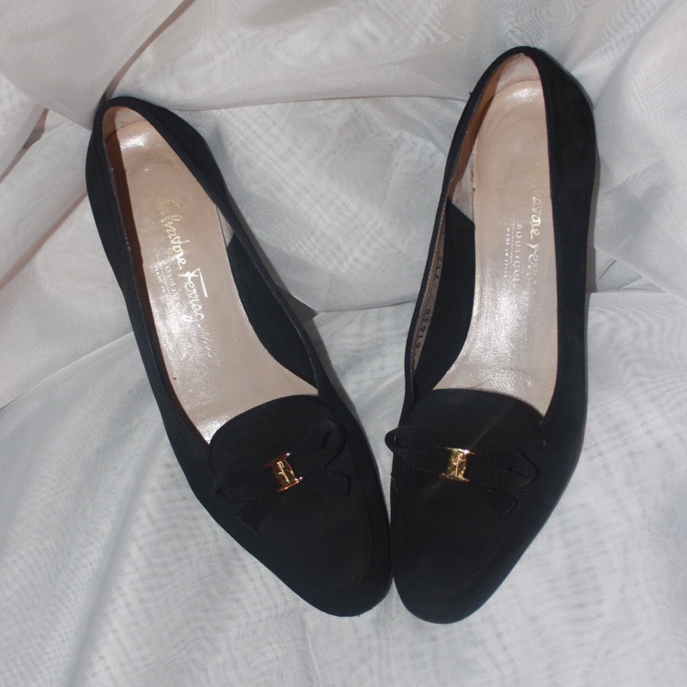Authentic Salvatore Ferragamo Suede Flats w/ Bow